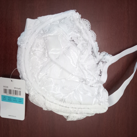 Elegant White Lace Bra - Picture 4 of 5